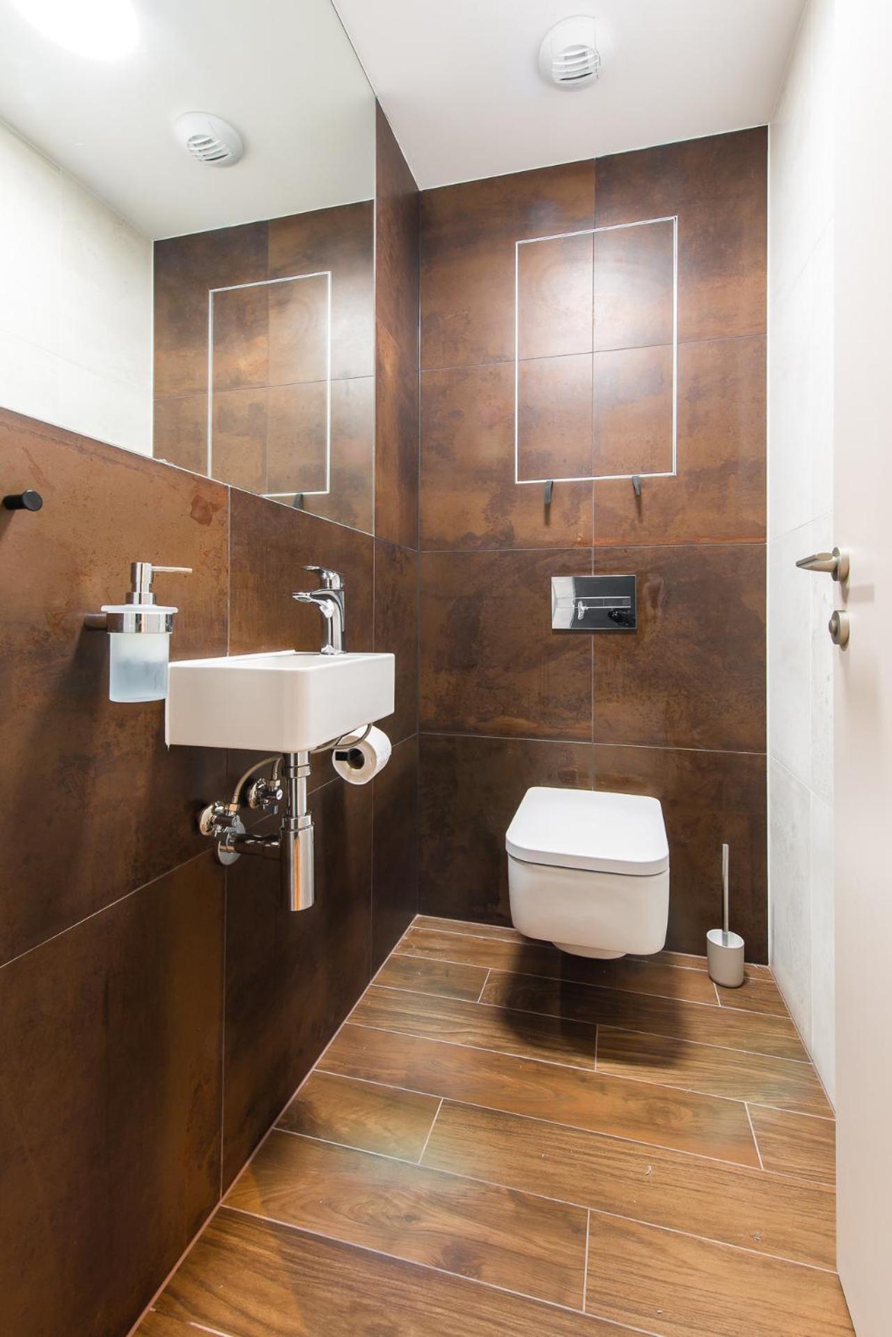 Nikas Eurovea Apartments - Free Parking Bratislava Luaran gambar