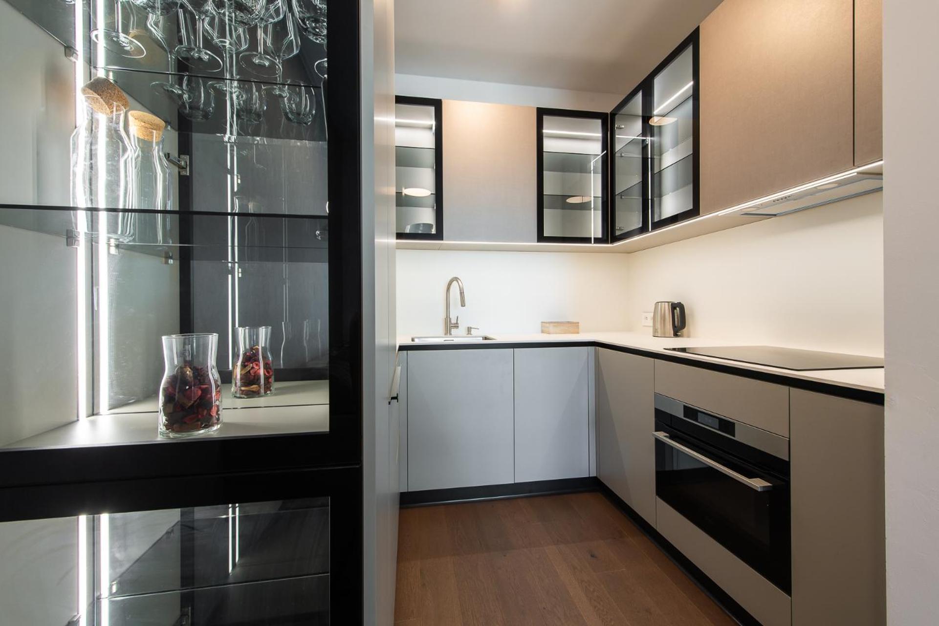Nikas Eurovea Apartments - Free Parking Bratislava Luaran gambar