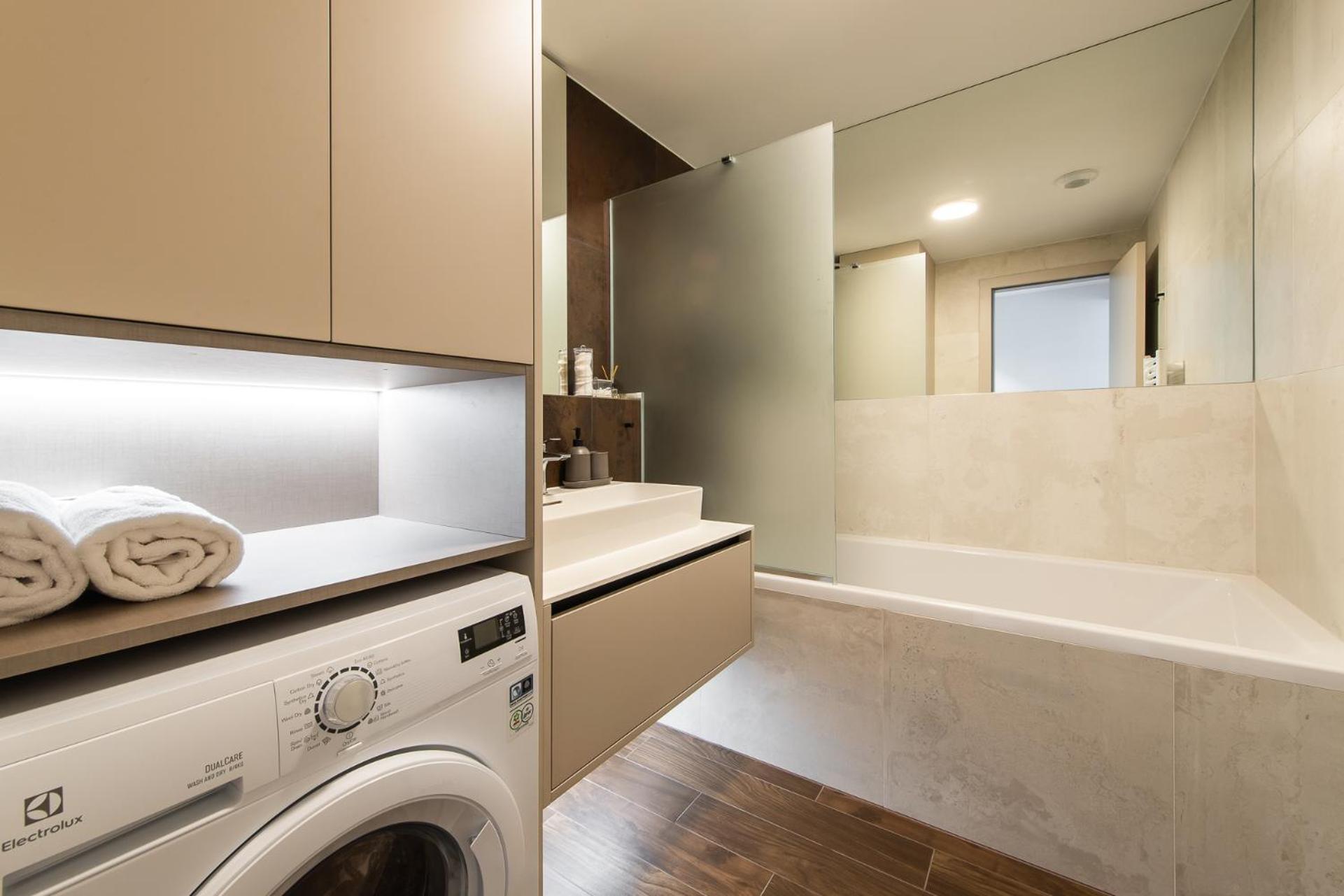 Nikas Eurovea Apartments - Free Parking Bratislava Luaran gambar