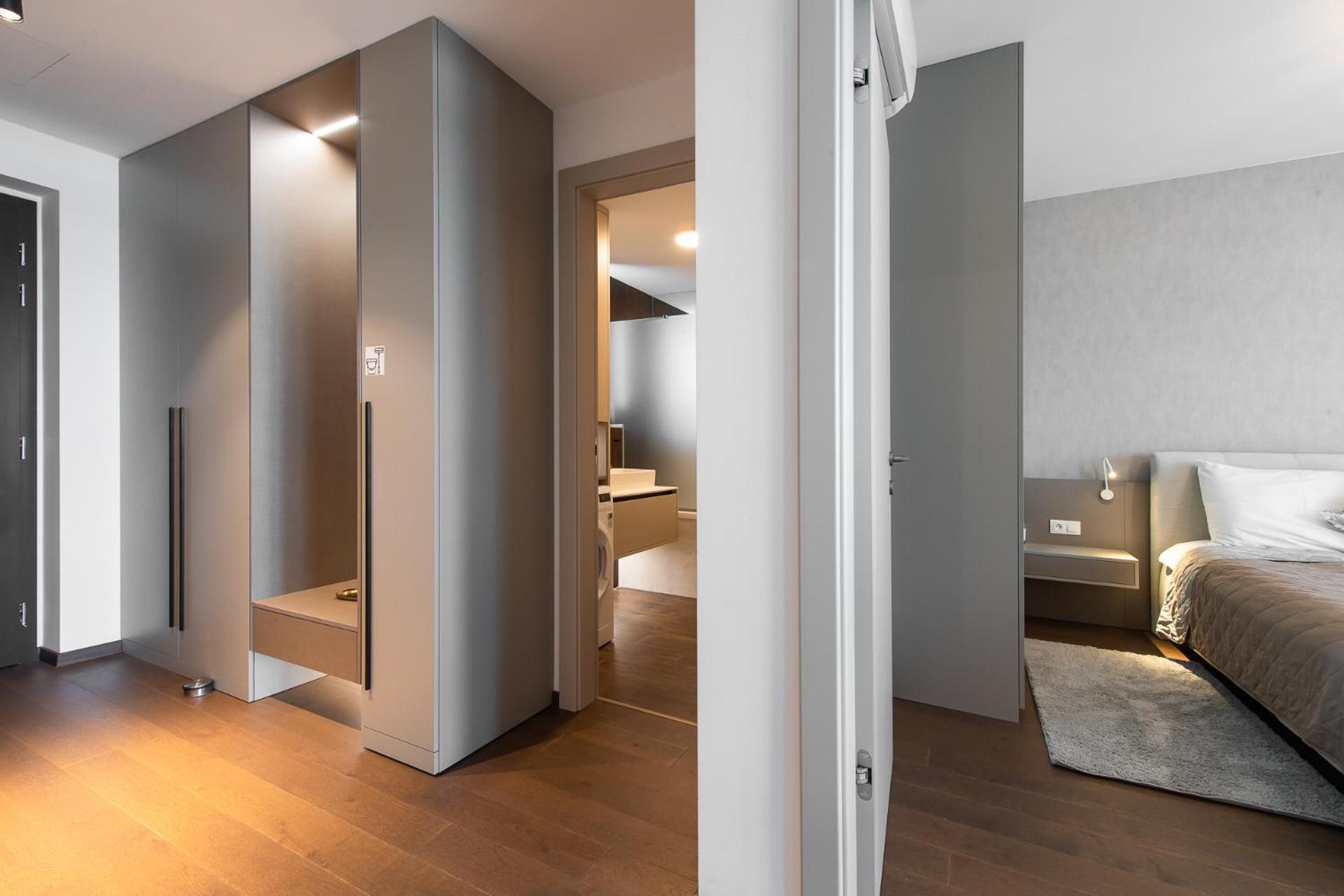 Nikas Eurovea Apartments - Free Parking Bratislava Luaran gambar