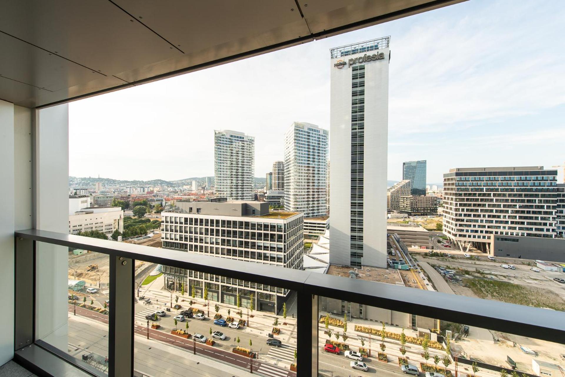 Nikas Eurovea Apartments - Free Parking Bratislava Luaran gambar